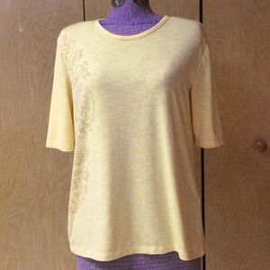Orvis Yellow Short-Sleeved Tee with Right Side Decoration Size S